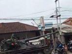 tank-tni-tabrak-gerobak-dan-motor-di-bandung-barat.jpg