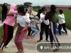 tawuran-siswi-viral-di-mojokerto.jpg