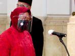 tri-rismaharini-saat-dilantik-menjadi-menteri-sosial-kabinet-indonesia-maju-rabu-23122020.jpg