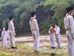 upacara-di-pinggir-sungai.jpg
