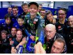 valentino-rossi-bersama-para-krunya.jpg