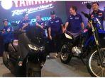 valentino-rossi-dan-maverick-vinales-pada-acara-meet-and-greet-pada-selasa-4022020.jpg