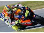valentino-rossi-pada-musim-perdana-motogp-2002.jpg