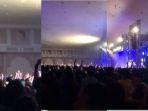 viral-konser-dihentikan-karena-gedung-bergoyang.jpg