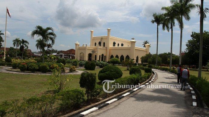 Istana Siak di Kabupaten Siak.