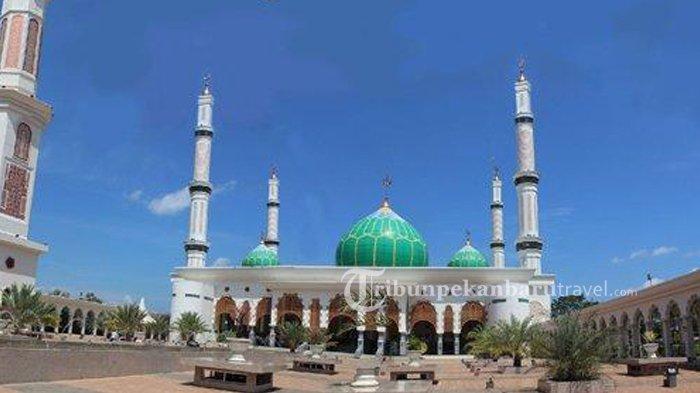 Masjid Agung Islamic Centre Pasir Pangaraian Kabupaten Rokan Hulu.