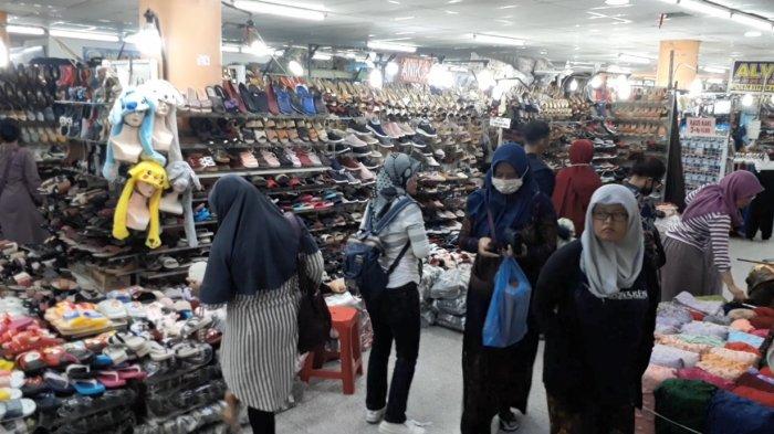 BTC dipenuhi pengunjung saat akhir pekan.
