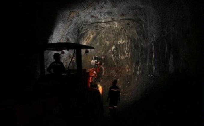 Ratusan Lubang Penambang Emas Liar Ditutup