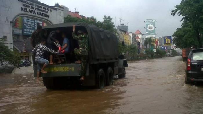 Senin, Banjir Menggenangi Sejumlah Wilayah di Jakarta