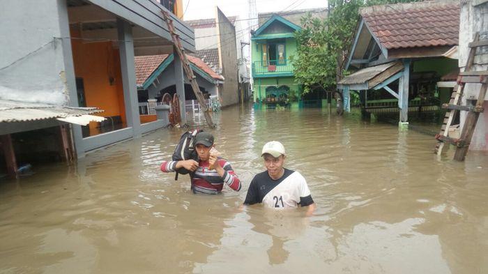 Korban Banjir di Tangerang Kesulitan Beraktivitas, Tidak Kerja dan Sekolah
