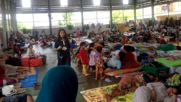 Korban Banjir Teriak Minta Bantuan
