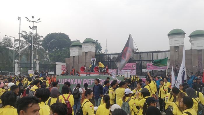 Baru Sehari Dilantik Bikin Geger, BEM UI Minta Prabowo Copot Purbaya Yudhi dari Posisi Menkeu