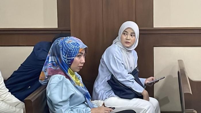 Istri Iwan Henry Wardhana Tak Kuasa Tahan Tangis saat Suaminya Divonis 11 Tahun Atas Kasus Korupsi