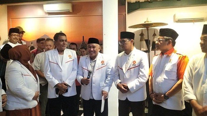 Dipimpin M Idris, Dewan Pakar PKS Depok Ikrar 100 Persen Dukung Imam Budi Hartono pada Pilkada 2024