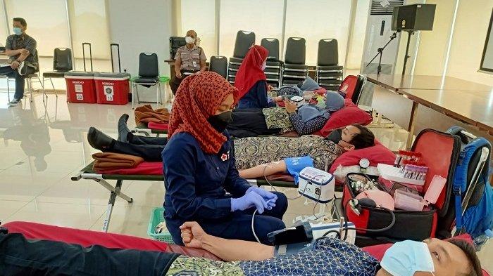 Sambut HUT ke-54, BPJS Kesehatan Jakarta Barat Gelar Aksi Donor Darah untuk Stok PMI
