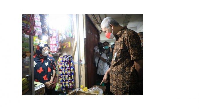 Ganjar Pranowo Temukan Harga Minyak Goreng Curah Dijual Rp 15.500 Per Liter di Pasar Muntilan