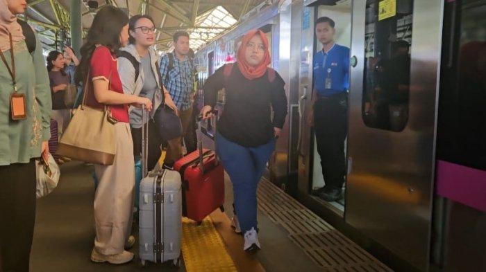 Meski Bertepatan dengan Peringatan Hari Buruh, Jumlah Penumpang KA Tembus 64.305 Orang Hari Ini