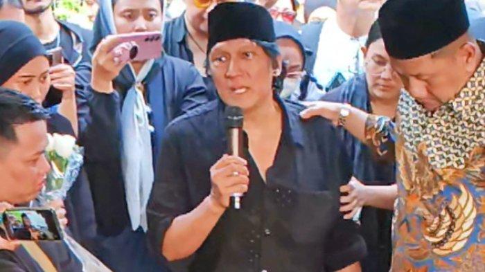 Ini Salah Satu Kenangan Tak Terlupakan Ikang Fawzi Saat Masih Pacaran dengan Mendiang Marissa Haque