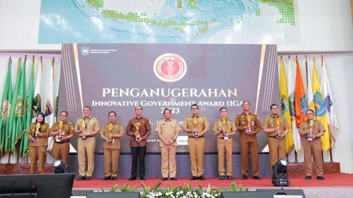 Kemendagri Beri Penghargaan ke 42 Daerah Terinovatif di Innovative Government Award 2023