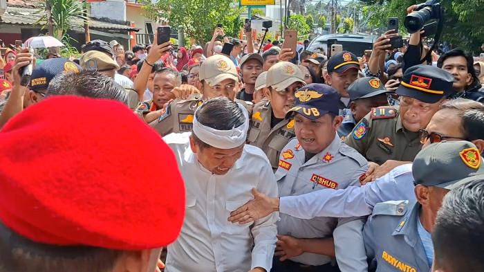 KDM NYARIS TERJEREMBAB -- 9494