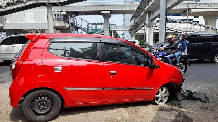Kecelakaan Tunggal di Gatot Subroto, Pengemudi Mengantuk, Bayi 10 Bulan Luka Lecet