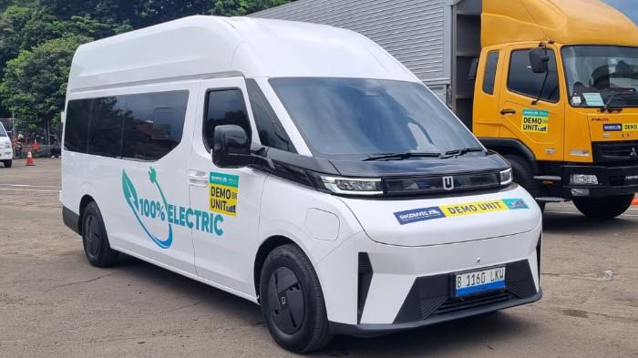 Kendaraan listrik Farizon Super Van di GIICOMVEC 2026