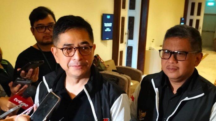 Pilot Garuda Dipanggil Usai Pose 3 Jari Bareng Mahfud MD, Arsjad Singgung Demokrasi yang Asik