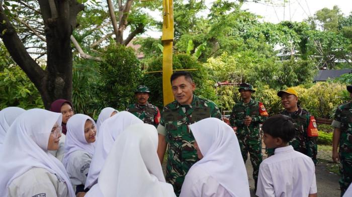Ajarkan Nasionalisme, Kodim 0502 JU Ajak Anak Yatim dan Anak Jalanan Rekreasi Kebangsaan