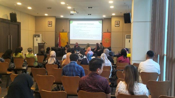 Hadiri Konferensi Ilmiah di UI, Eks Menkes Nila Moeloek Tegaskan Pentingnya Kesehatan Jiwa