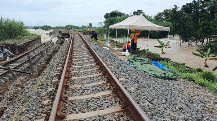 Meluap Lagi, Jalur Kereta Api antara Stasiun Gubug dan Stasiun Karangjati Grobogan Kembali Ditutup
