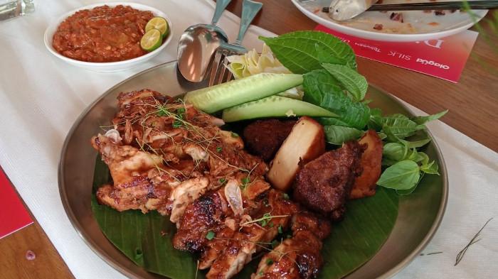 Kolaborasi JAPFA Food dan Silk Bistro Sajikan Ayam Bakar Madu Olagud dan Mie Rawon Tokusen