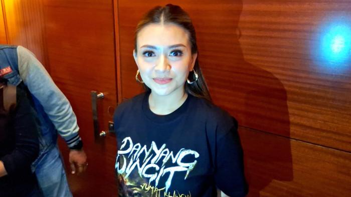 Nathalie Holscher Tandai Akting Pertamanya di Film Horor 'Danyang Wingit Jumat Kliwon', Ini Kisahnya