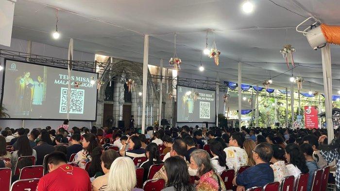 Ribuan Umat Katolik Padati Gereja Katedral Jakarta pada Misa Malam Paskah, Ini Rangkaian Kegiatannya