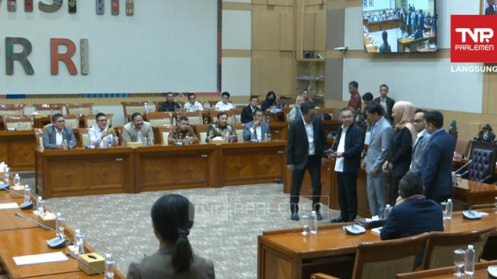 Detik-detik Ahmad Sahroni Dicopot dari Jabatan Wakil Ketua Komisi III 