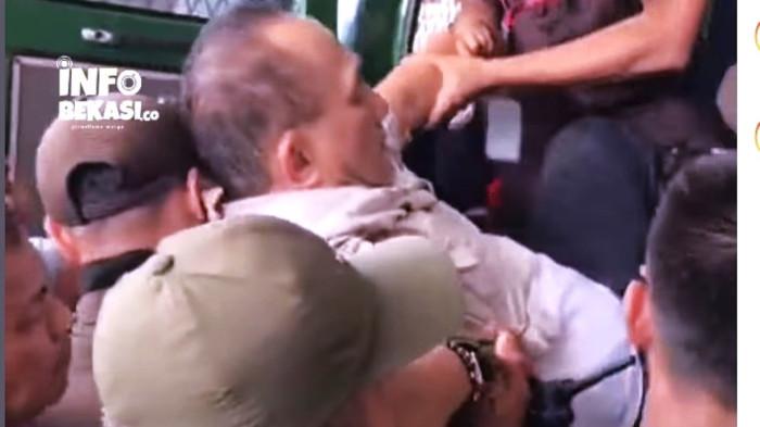 PRESDIR PROYEK BERONTAK - Kejaksaan Negeri (Kejari) Ko