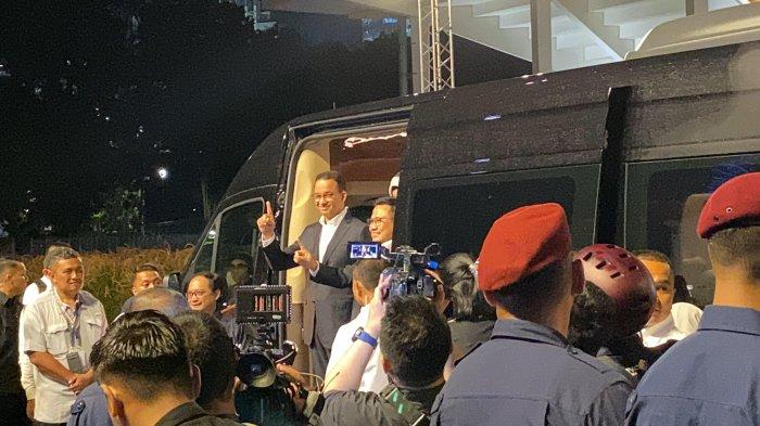 Sambil Pose Nomor Urut 1, Anies-Cak Imin Kompak Gunakan Setelan Jas, Tidak Ada Kesan Minder