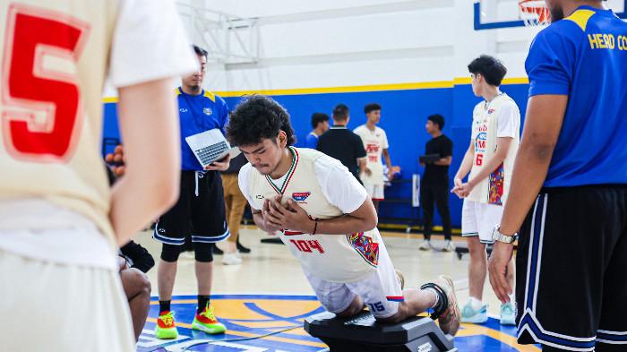 Pelaksanaan Kopi Good Day DBL Camp 2026 yang berlangsung di DBL Academy East Jakarta dilakukan dengan pendekatan sport science melalui penggunaan perangkat pengukuran performa dari Vald Performance, seperti Nordbord, Force Frame, dan Force Decks.