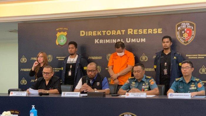 Tampang Pengemudi Fortuner yang Pakai Pelat Dinas TNI dan Ngaku Adik Jenderal Pakai Baju Tahanan