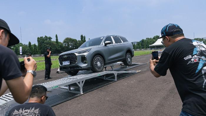 Pengujian langsung TIGGO 9 CSH AWD (1)