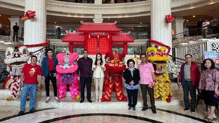Pertunjukan Barongsai di The Bellezza Permata Hijau Disambut Antusias Pengunjung