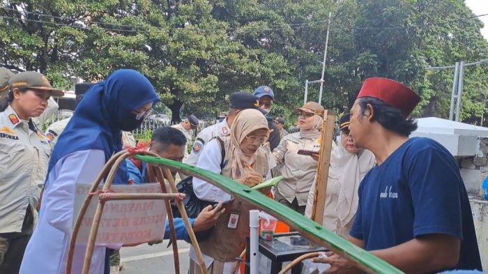 Waspada! Sidak Makanan dan Minuman PKL Kota Tua, BPOM Temukan 3 Makanan Positif Formalin dan Boraks