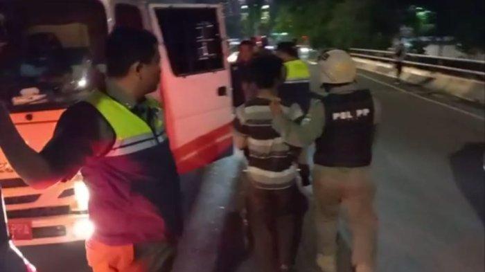 Bulan Suci Ramadan, Pemulung Ini Meronta Saat Terjaring Razia PPKS di Tanjung Priok