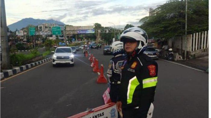 Arus Lalu Lintas di Kawasan Puncak Malam Ini Kembali Normal Setelah 10 Jam One Way ke Arah Jakarta