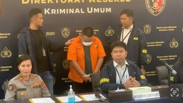 Usai Jadi Tersangka, Polisi Telah Menahan Pengemudi Fortuner yang Pakai Pelat Dinas Palsu
