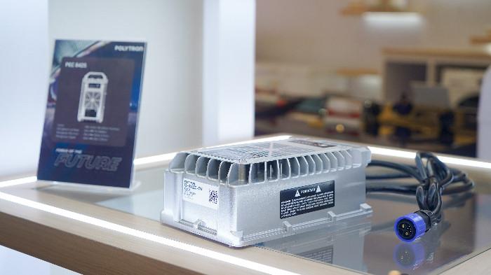 Portable fast charging Polytron