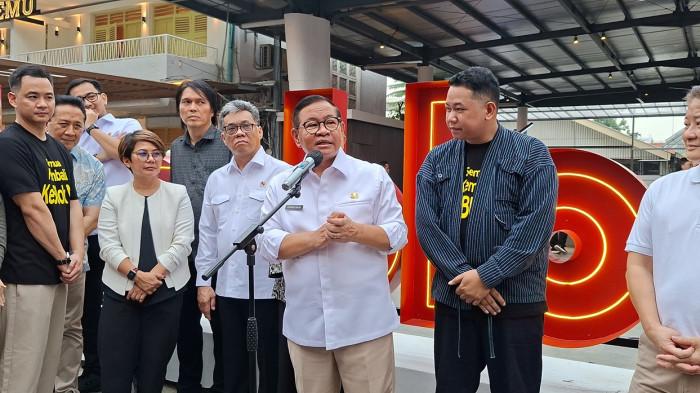 Pramono Sebut Bus Transjakarta yang Parkir di Blok M Jaksel Akan Ditata Ulang karena Bikin Macet