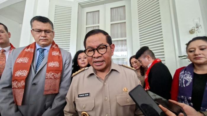 Buka Acara Jakarta Ekonomi Forum 2025, Pramono Dukung UMKM Gunakan QRIS, Ini Alasannya