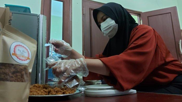 Ganjar Pranowo Libatkan UMKM Produk Abon Lele Jadi Merchandise  Tour de Borobudur 2023