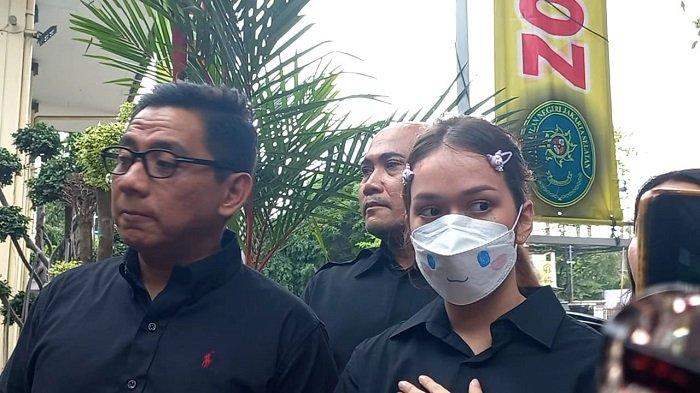 BREAKING NEWS, Rebecca Klopper Saksikan Sidang Vonis Pria Penyebar Video Syur Diduga Dirinya