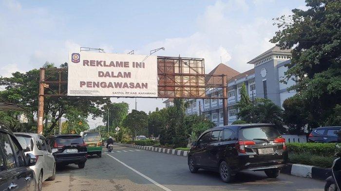 Lakukan Penataan Kota, Pemkab Karawang Temukan 10 Reklame yang Melanggar Aturan